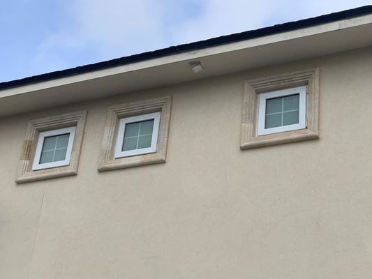 Επενεργοποιημένο γυαλί Upvc/Pvc με διακοσμητικές σχάρες και λειτουργία ανθεκτικότητας στον άνεμο