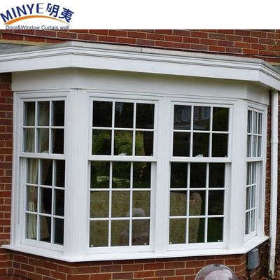 UPVC χειροκίνητο κατακόρυφο συρόμενο παράθυρο με σκληροποιημένο γυαλί και πλέγμα οθόνης από ίνες γυαλιού