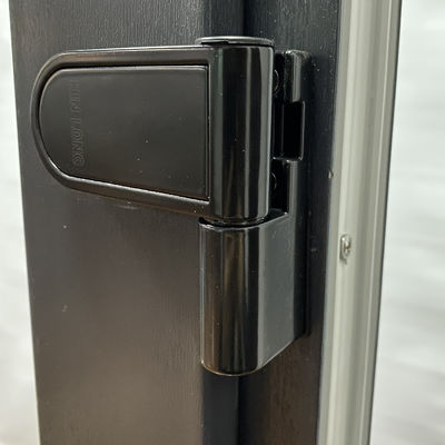 Διπλό θραύσιμο γυαλί αδιάβροχο UPVC κατακόρυφη πόρτες με κλωστή για ανθεκτική PVC πόρτες Gusset