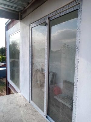 Δύο θραύσματα EPDM με θερμική διακοπή