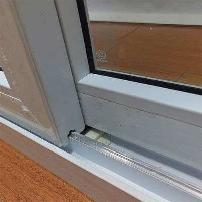 Υψηλής αντοχής συρόμενη πόρτα UPVC με καλή σφραγίδα και φιλικά προς το περιβάλλον υλικά