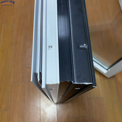 Μαύρο και λευκό μοντέρνο παράθυρο Grill Design Αμερικανικό παράθυρο Casement με 1.4mm Προφίλ