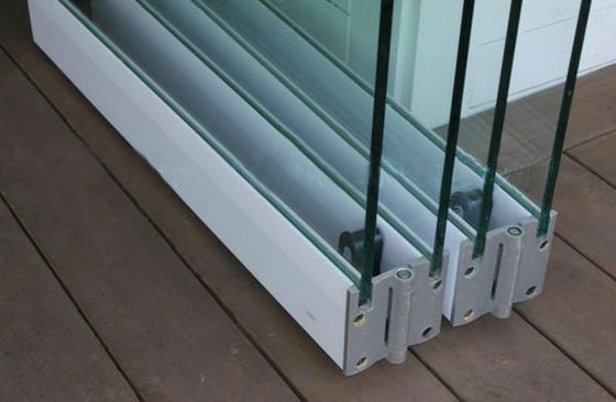 Όμορφη χωρίς πλαίσιο Custom Glass Αλουμινίου μπαλκόνι αναδιπλούμενη πόρτα με θερμική μόνωση