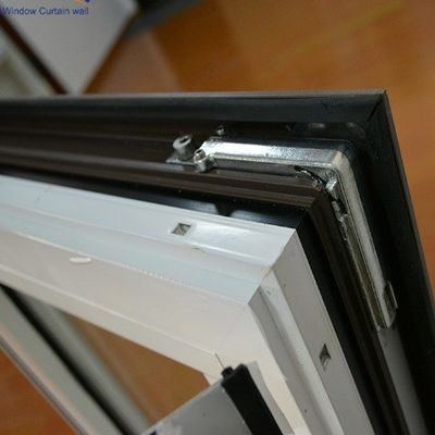 Πλαστικά παράθυρα για βελτιωμένο εξαερισμό και φυσικό φωτισμό